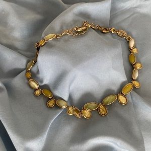 Vintage Green Stone and Gold Tone Necklace